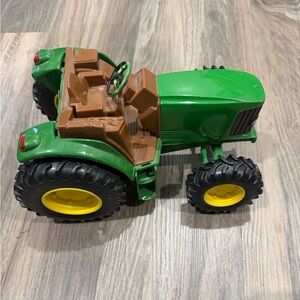ERTL John Deere Green & Yellow Farm Tractor Toy 1:16 Scale